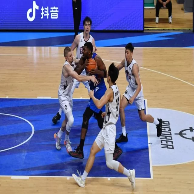 欧洲赛场晋级形势分析与战术视角深度透析